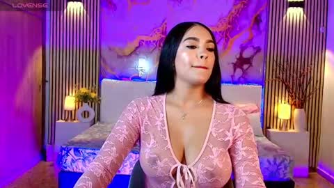amyjohnsonn online show from July 19, 5:11 am