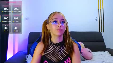 Snapshot of amykentt chatting on September 15, 2:50 pm amykentt online show from September 15, 2:50 pm