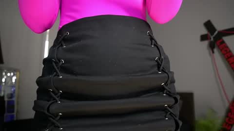 amylanee online show from February 9, 7:45 am