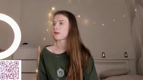 Snapshot of amylovesyouu chatting on December 13, 9:09 pm amylovesyouu online show from December 13, 9:09 pm