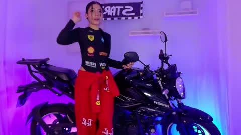 Snapshot of amypalmmer chatting on November 1, 12:07 pm AMMY online show from November 1, 12:07 pm