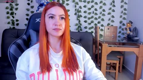 Snapshot of amypond__ chatting on December 14, 6:09 pm Amy online show from December 14, 6:09 pm