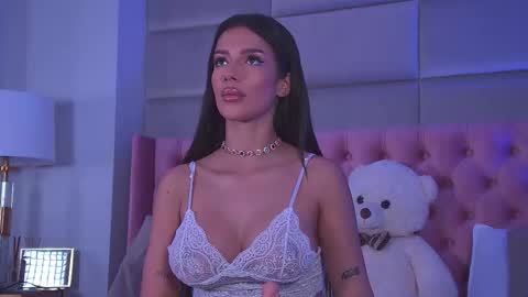 Snapshot of amyra_moon chatting on October 10, 4:00 am Amyra online show from October 10, 4:00 am