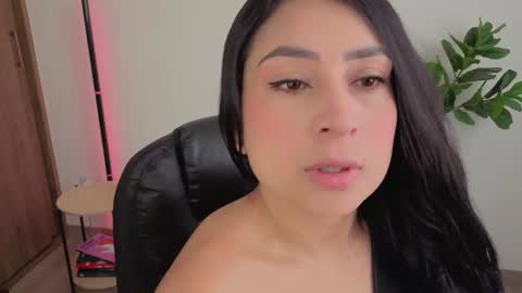 Snapshot of amyross1 chatting on October 11, 4:27 pm Aleja  online show from October 11, 4:27 pm