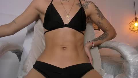 Snapshot of amysc chatting on December 2, 2:12 pm Amy online show from December 2, 2:12 pm