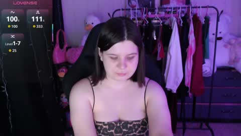 Snapshot of amyvibes chatting on May 2, 6:13 pm amyvibes online show from May 2, 6:13 pm