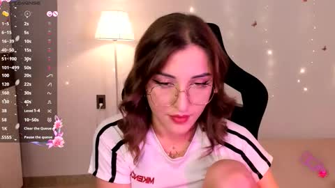 amyvilvet online show from November 17, 6:14 pm