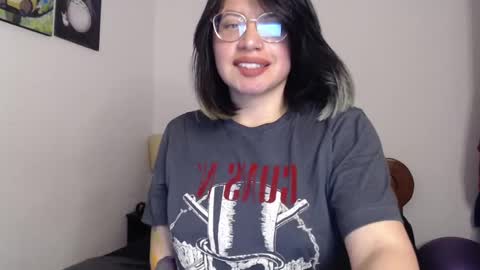 Snapshot of amywine7 chatting on January 3, 5:50 am Amy online show from January 3, 5:50 am