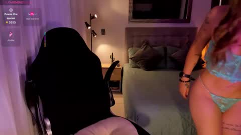    online show from October 6, 5:21 pm