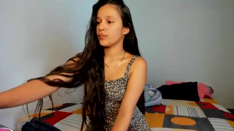Snapshot of amyy_28 chatting on July 13, 4:32 pm Amyy online show from July 13, 4:32 pm