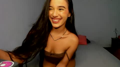 Snapshot of amyy_28 chatting on July 19, 11:52 pm Amyy online show from July 19, 11:52 pm