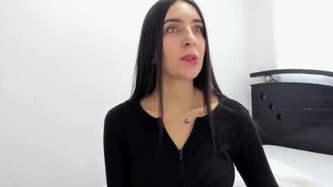 Snapshot of ana_castilo chatting on December 28, 11:41 am Ana  IG an castillo 1 online show from December 28, 11:41 am