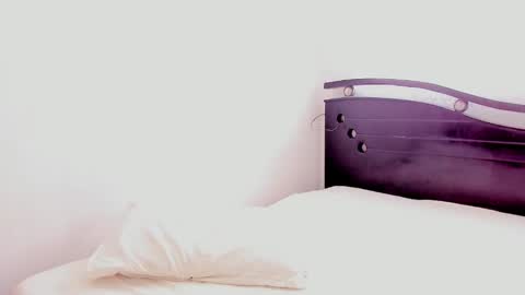 Snapshot of ana_castilo chatting on February 14, 2:02 pm Ana  IG an castillo 1 online show from February 14, 2:02 pm