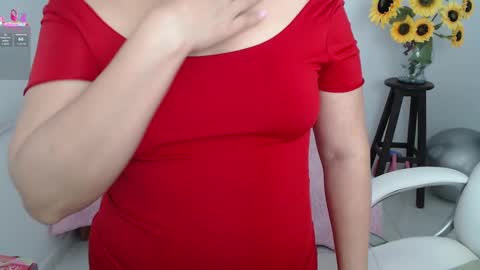 Snapshot of ana_hotmilfx chatting on September 15, 10:10 pm ANA online show from September 15, 10:10 pm