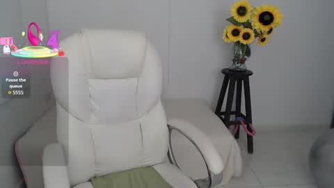 Snapshot of ana_hotmilfx chatting on October 9, 12:08 am ANA online show from October 9, 12:08 am