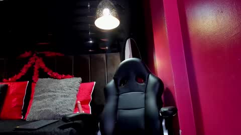 Ana online show from March 4, 6:39 pm