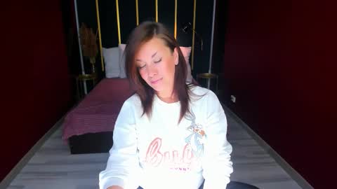 Ana online show from September 25, 3:16 pm