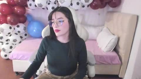 Im anna but you can call me as you want online show from September 9, 10:09 pm