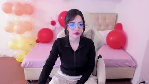 Im anna but you can call me as you want online show from April 10, 10:25 pm