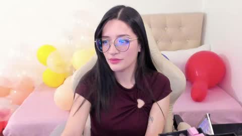 Im anna but you can call me as you want online show from April 21, 9:06 pm