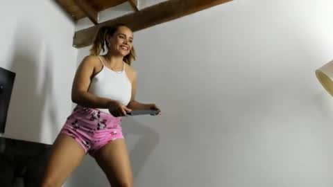 Ana online show from February 3, 2:53 am