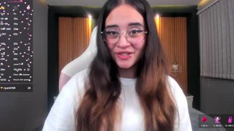 Ana online show from December 12, 8:10 pm