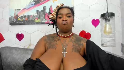 ANNA FUENTES online show from February 19, 8:52 pm