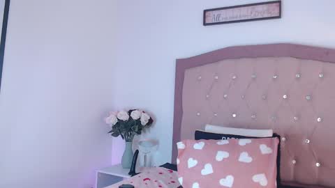 Snapshot of anaa_moon chatting on February 28, 9:04 am Ana Moon online show from February 28, 9:04 am