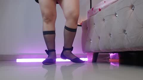 Snapshot of anaa_moon chatting on March 1, 5:09 am Ana Moon online show from March 1, 5:09 am