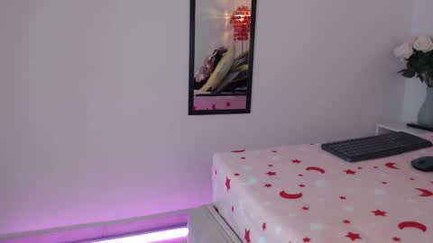 Snapshot of anaa_moon chatting on March 1, 8:13 am Ana Moon online show from March 1, 8:13 am