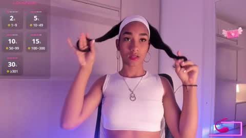 anaacollins_ online show from November 5, 11:32 am