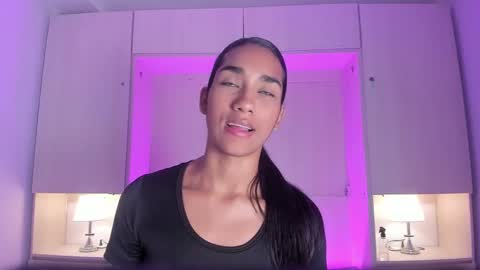 anaacollins_ online show from March 23, 4:22 pm