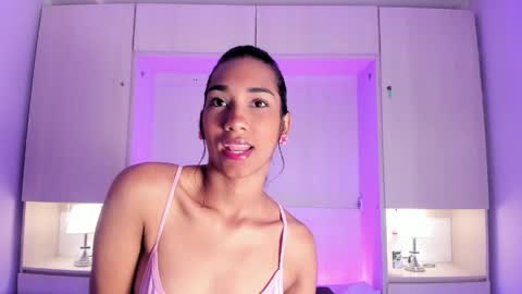 Snapshot of anaacollins_ chatting on April 29, 11:36 am anaacollins_ online show from April 29, 11:36 am
