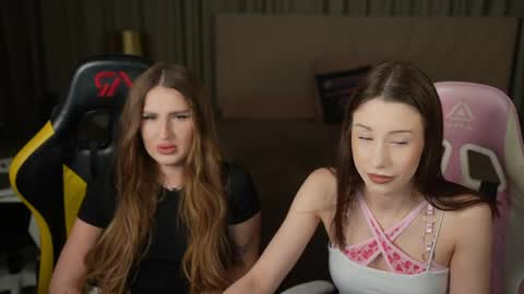 Sweet girls online show from April 20, 7:04 pm