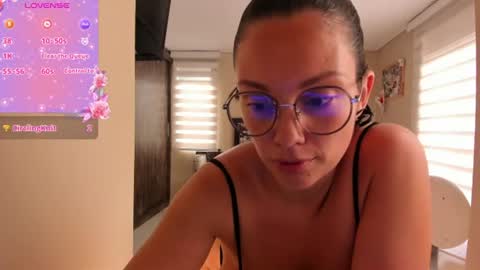 Snapshot of anabel_25 chatting on June 20, 7:05 pm Anabel online show from June 20, 7:05 pm