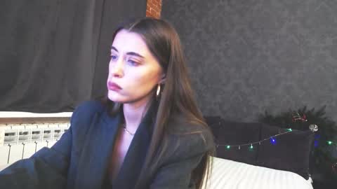 Anna online show from December 17, 2:23 pm