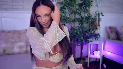 Snapshot of anabellastar chatting on July 11, 3:53 am anabellastar online show from July 11, 3:53 am