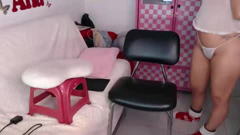 Ana online show from December 5, 10:57 am