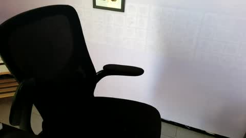 Snapshot of anabelucci_ chatting on August 4, 6:43 pm anabelucci_ online show from August 4, 6:43 pm