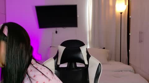 ANABEL WOLF  online show from September 27, 4:45 pm