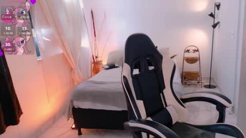 ANABEL WOLF  online show from November 23, 5:24 pm