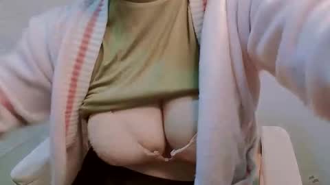 anacutieee online show from February 10, 2:04 am