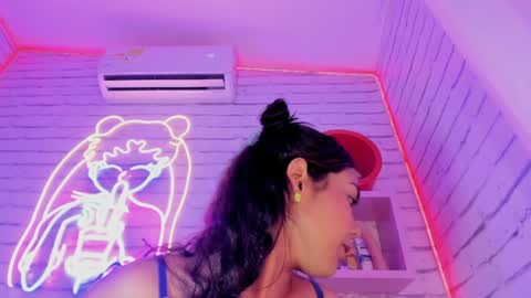 Snapshot of anaelle_bardin chatting on January 16, 10:12 pm Anna online show from January 16, 10:12 pm