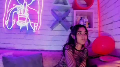 Snapshot of anaelle_bardin chatting on January 26, 6:58 pm Anna online show from January 26, 6:58 pm