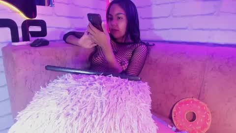 Snapshot of anaelle_bardin chatting on February 1, 1:34 am Anna online show from February 1, 1:34 am