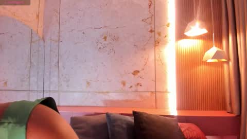 Snapshot of anaelle_bardin chatting on September 19, 8:53 pm Anna online show from September 19, 8:53 pm