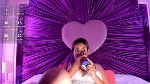 Snapshot of anaelle_bardin chatting on October 3, 7:11 pm Anna online show from October 3, 7:11 pm