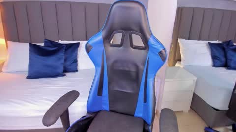 A N A online show from February 5, 2:22 pm