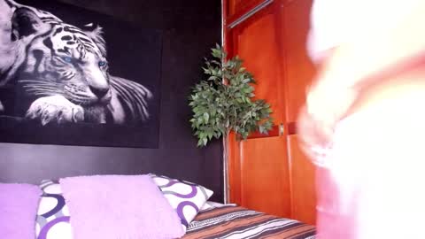 Anahi online show from October 17, 2:59 am