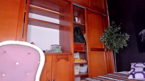 Anahi online show from February 3, 3:15 am